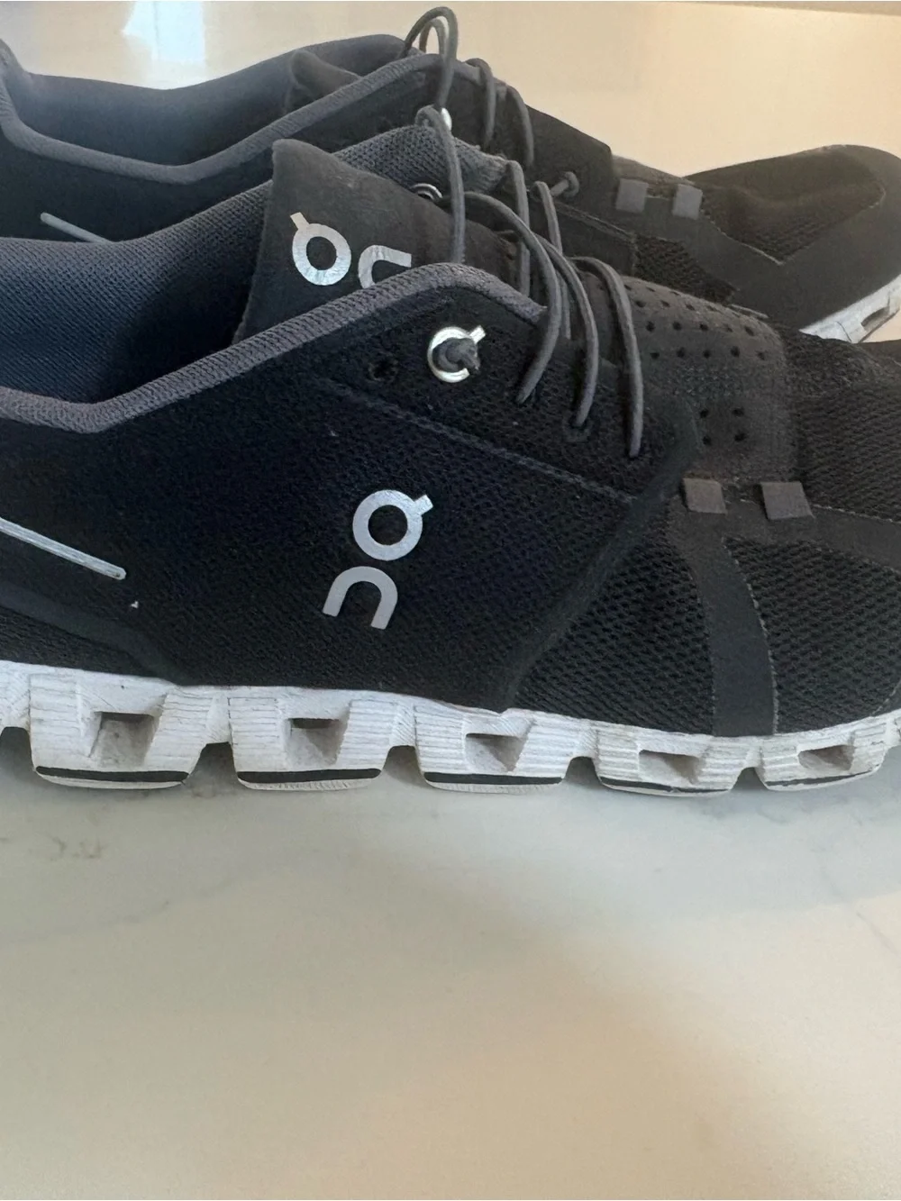 On Running Men's Athletic Shoes in Black and Gray